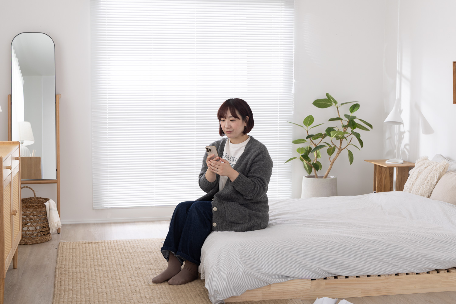 北欧ナチュラルな寝室で、やさしい朝を迎える