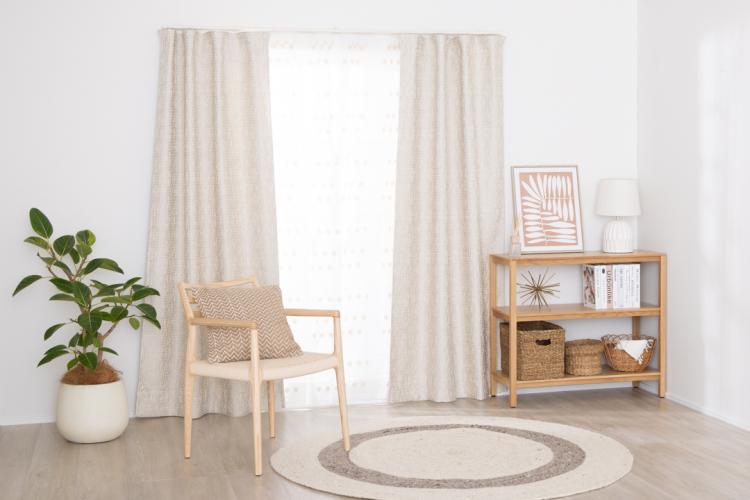 遮光2級のツイード調カーテン×ポップなデザインレース