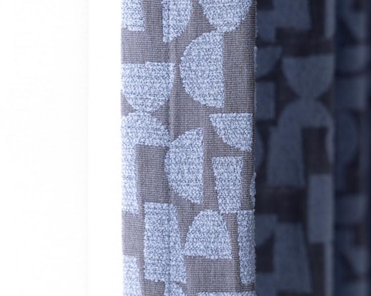 北欧風デザインのカーテンで都会的なコーディネートに