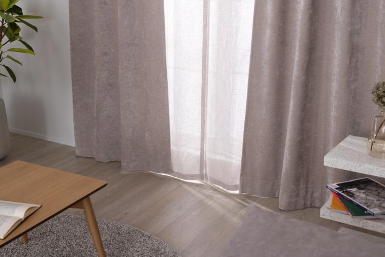 ベルベット調カーテンでやすらぐリビング