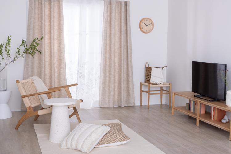 素材感豊かなツイードと草花の刺繍レース