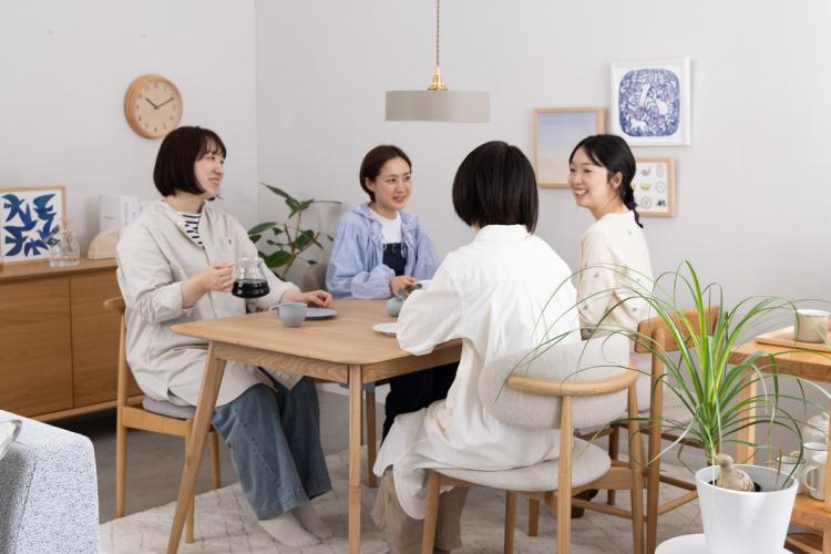 伸長式ダイニングテーブルで広がる暮らし。北欧ナチュラルなダイニング