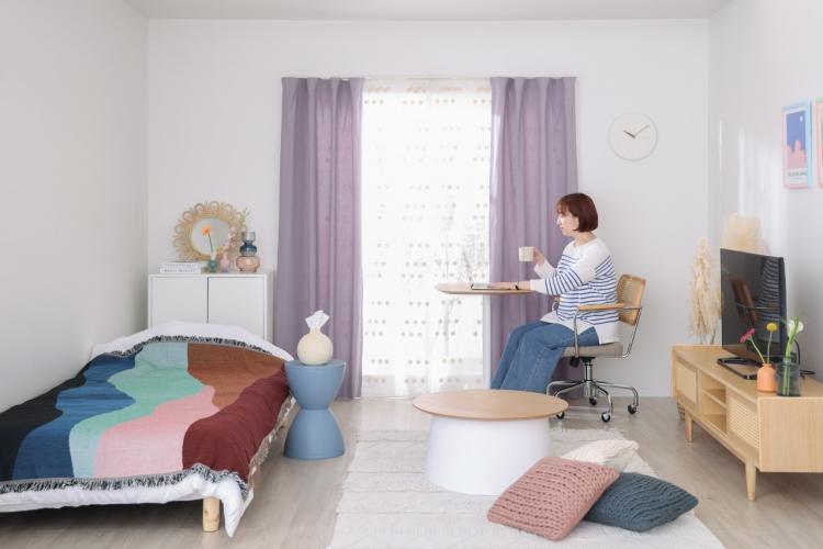 カラフルポップな７畳のお部屋で、お仕事もプライベートも心ときめく