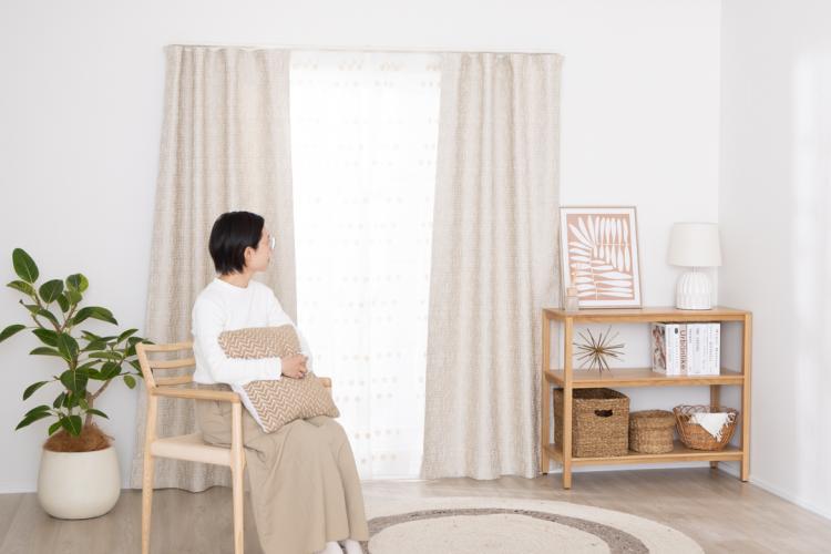 遮光2級のツイード調カーテン×ポップなデザインレース