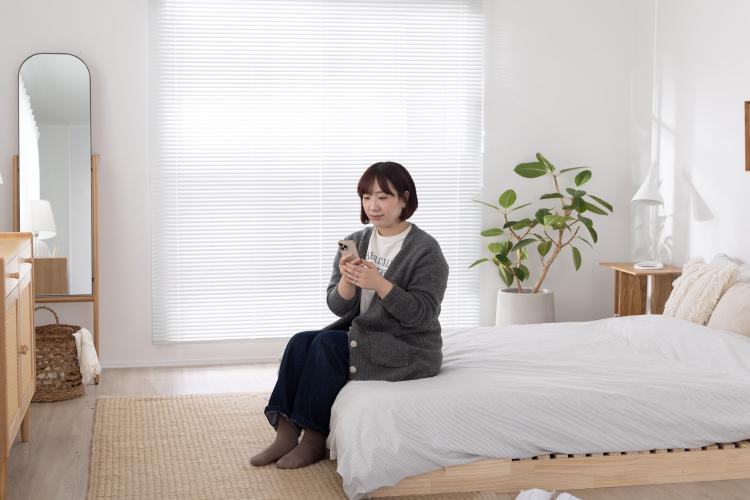 北欧ナチュラルな寝室で、やさしい朝を迎える