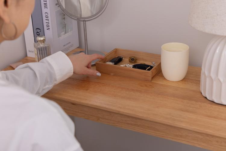 シンプル北欧スタイルにくすみカラーを添えたお部屋で、丁寧な生活を