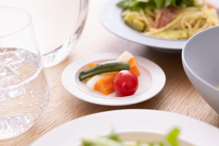 涼やかな夏のリビングダイニング｜ジャパンディスタイルの家具とテーブルコーディネート術