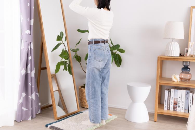 お気に入りのカーテンで気持ち華やか、ナチュラルポップなお部屋