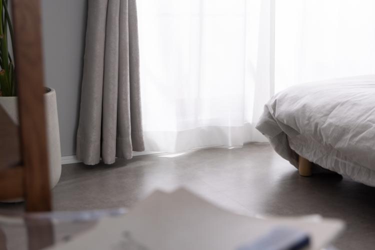 機能性レースでつくる、一日の疲れを癒す寝室