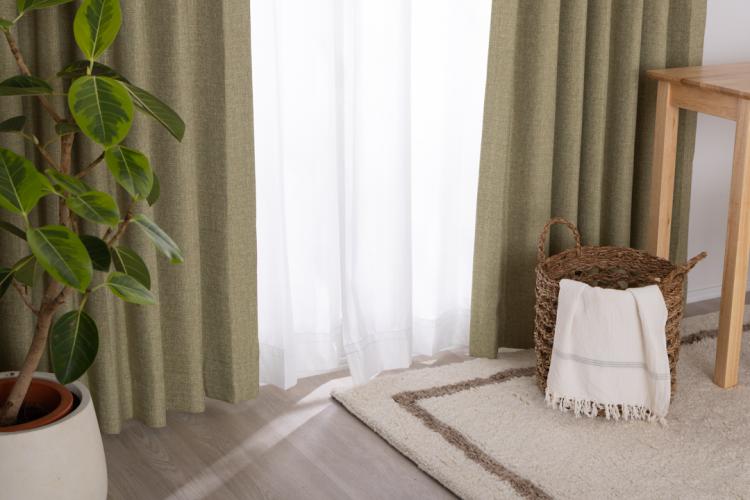 国産ツイードカーテンで彩る書斎部屋