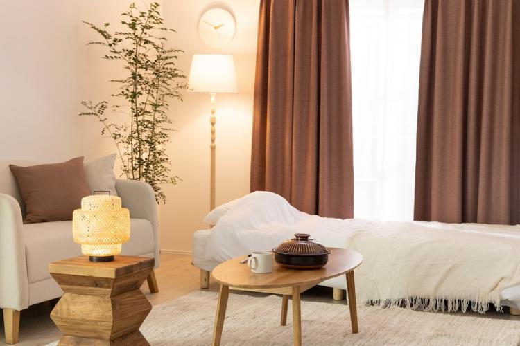 Japaneseナチュラルなお部屋で間接照明のほっこりとした光に包まれて