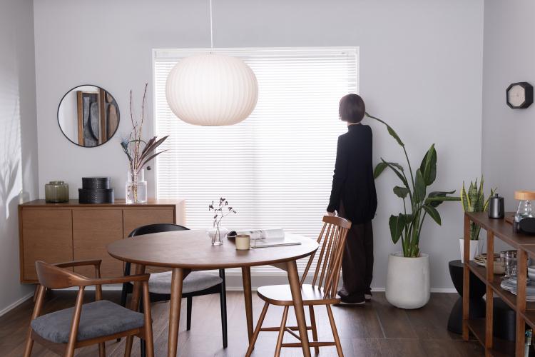 ジャパンディの静けさと温度を楽しむ、深みのあるダイニング