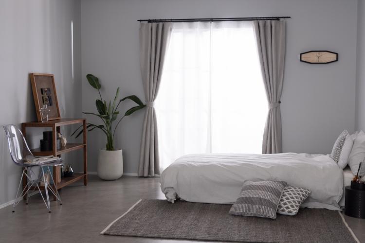 機能性レースでつくる、一日の疲れを癒す寝室