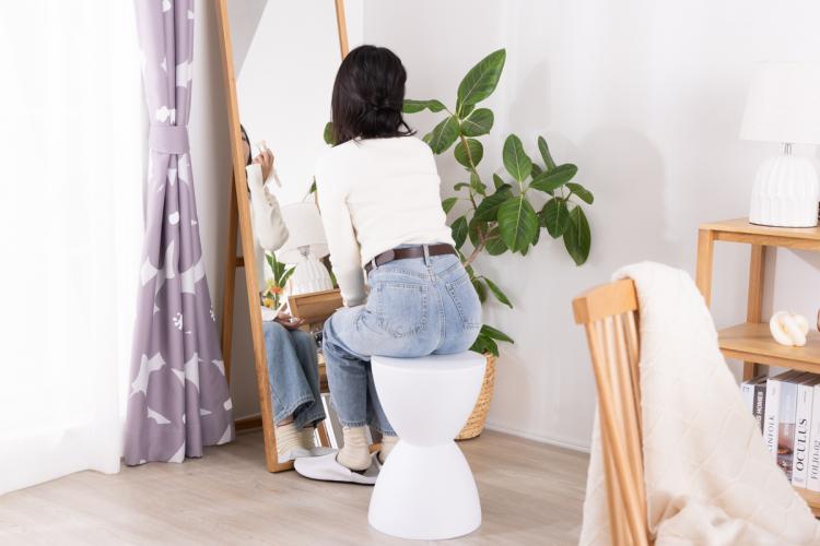お気に入りのカーテンで気持ち華やか、ナチュラルポップなお部屋